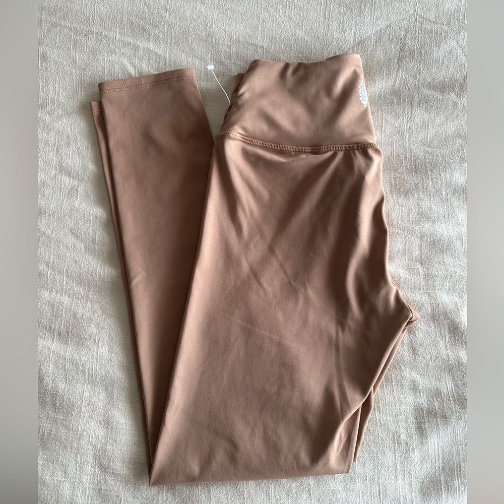 NWOT• FREE PEOPLE• Women’s FP Movement “Loose Control” Wrap Leggings Size Small